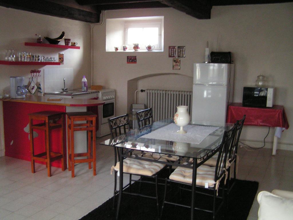 Bed and Breakfast A L'Olivier Montcaret Habitación foto