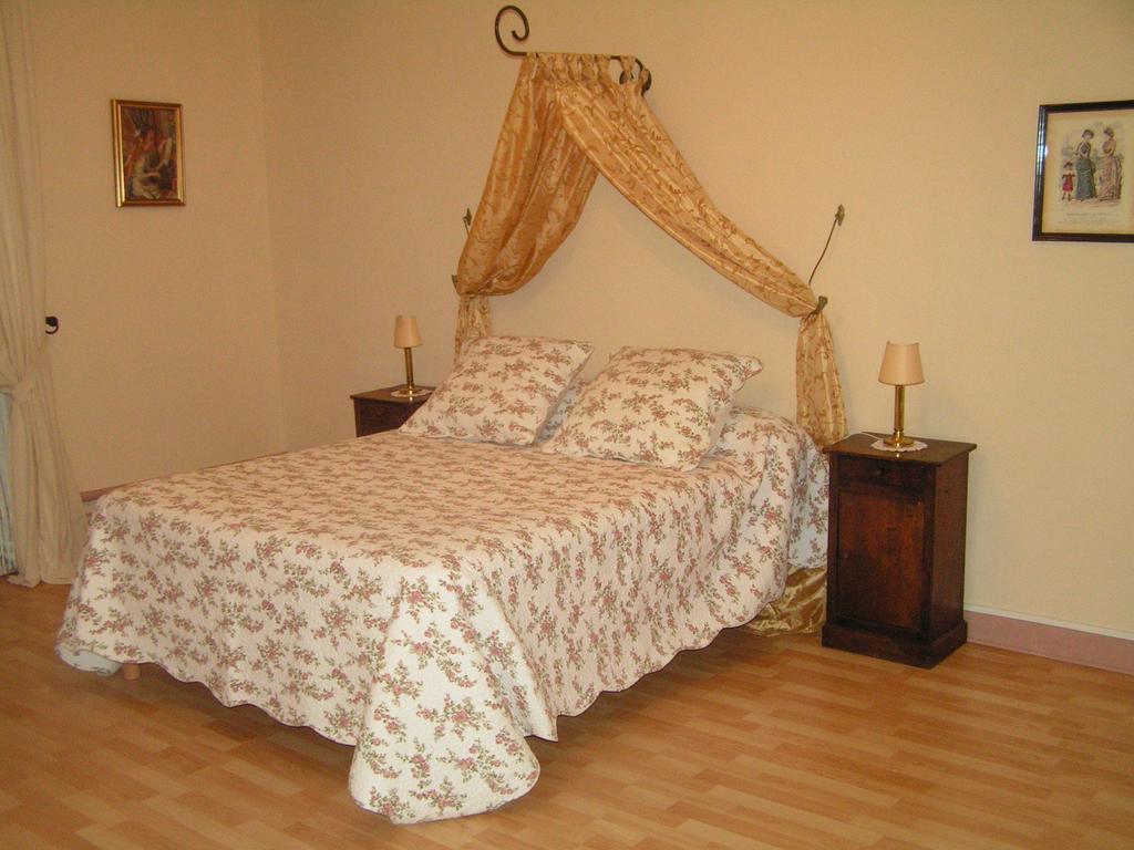 Bed and Breakfast A L'Olivier Montcaret Exterior foto