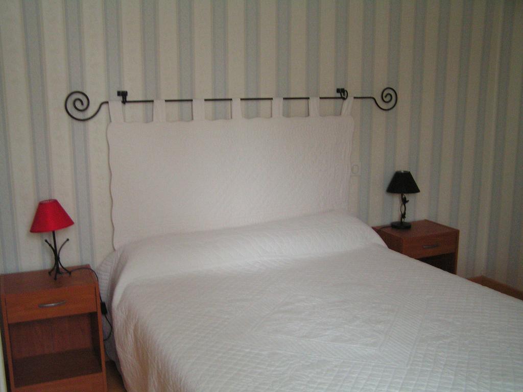 Bed and Breakfast A L'Olivier Montcaret Exterior foto